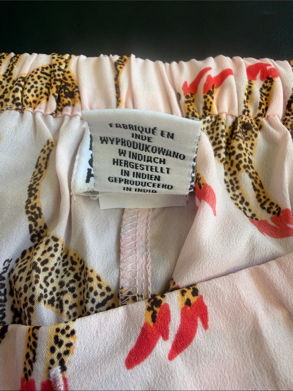 Bouffants & Broken Hearts Leopard in Pink Heels Pajama Set Size L - Picture 7 of 10